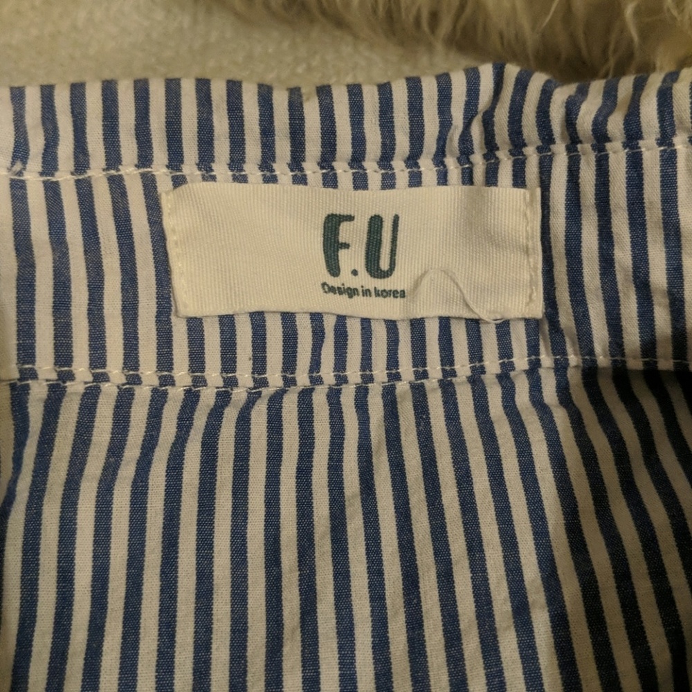 Button down top - Picture 2 of 3